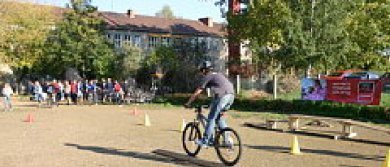 Kooperative Gesamtschule vom Sportplatz aus